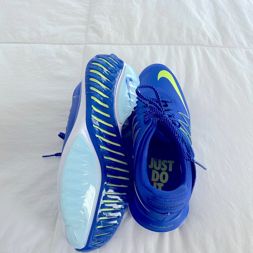 Brand new never worn. Nike lunarlon golf shoes.